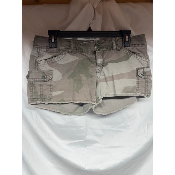 American eagle camo shorts - Picture 2 of 3